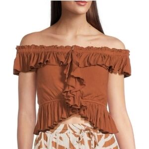 Vintage Havana Ruffled Off-Shoulder Crop Top in Sedona Sand